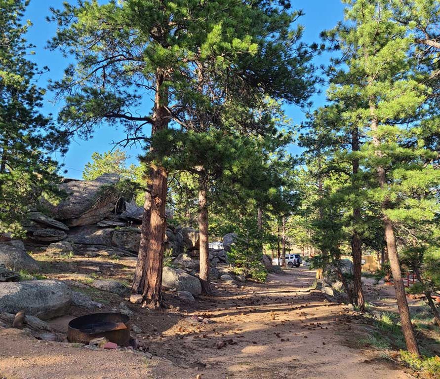 Alpine Lodge at Red Feather Lakes Alpine lodge is a scenic campground