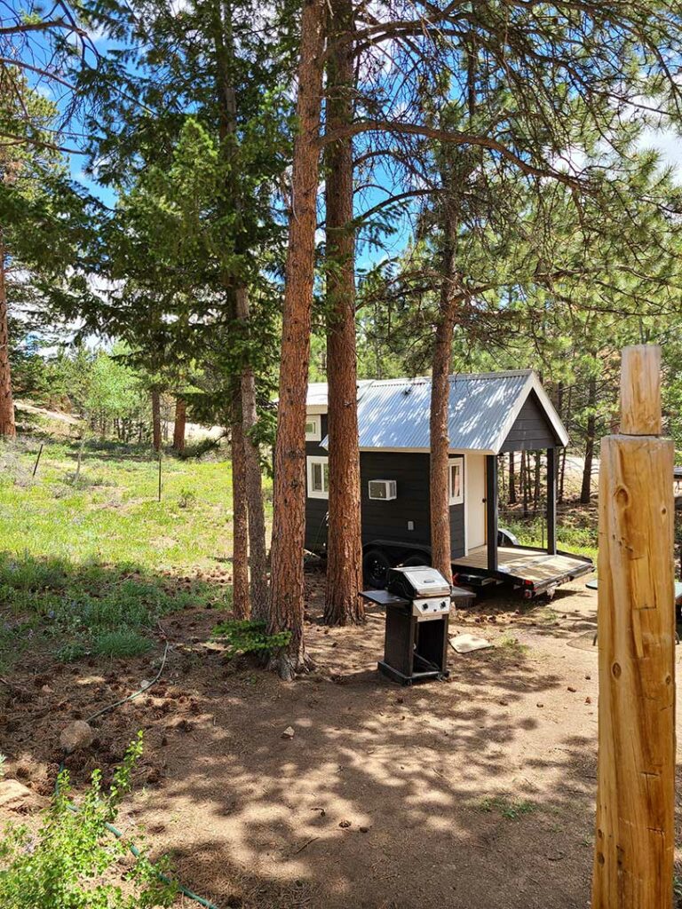 Hummingbird Tiny Home Alpine Lodge at Red Feather Lakes